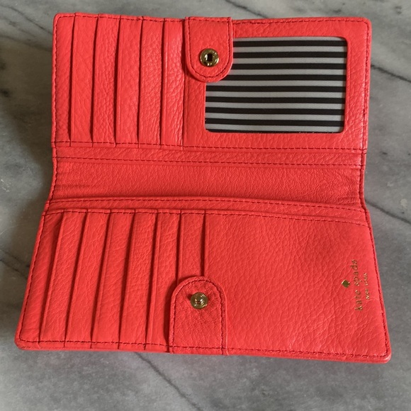 Kate Spade bifold wallet - Picture 2 of 6